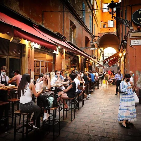 Urbanicooh San Petronio - Torre Asinelli View *