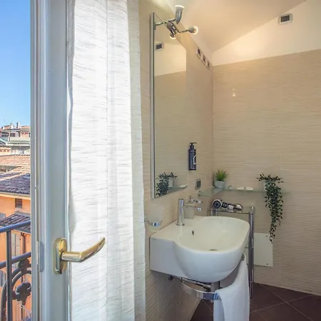 Urbanicooh San Petronio - Torre Asinelli View Apartment