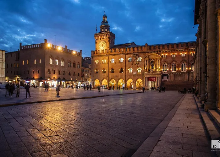 Urbanicooh San Petronio - Torre Asinelli View