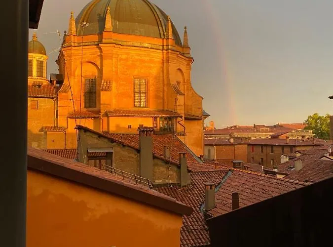 Urbanicooh San Petronio - Torre Asinelli View