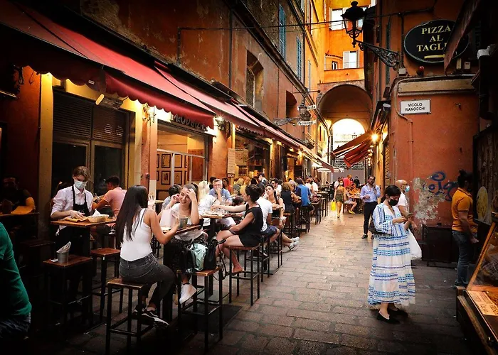 Urbanicooh San Petronio - Torre Asinelli View *